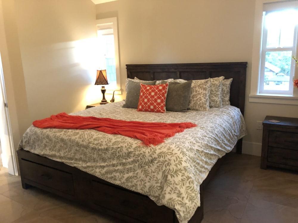 Kelowna Bed & Breakfast - Chatham House Extérieur photo