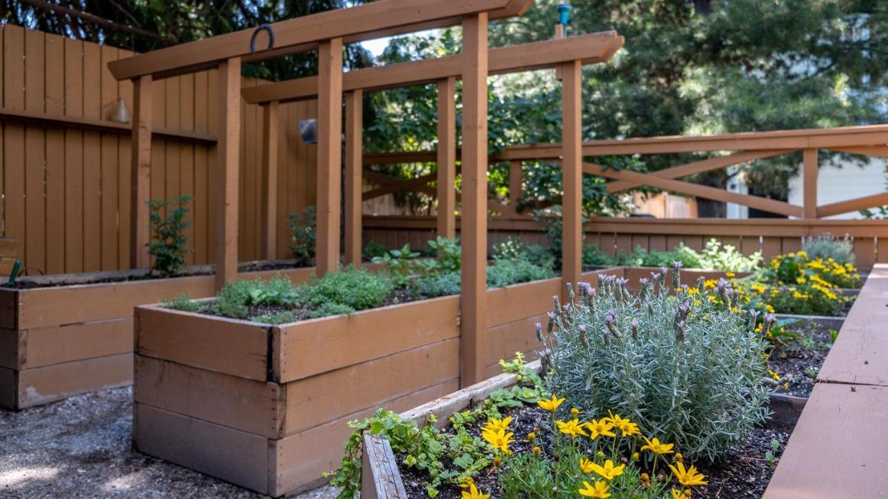 Kelowna Bed & Breakfast - Chatham House Extérieur photo